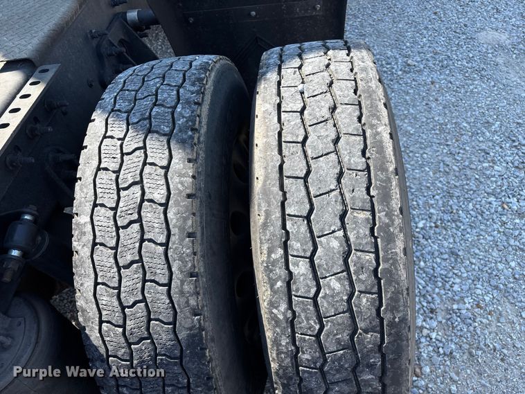 image for item FG0241 2016 International Lonestar SFA semi truck