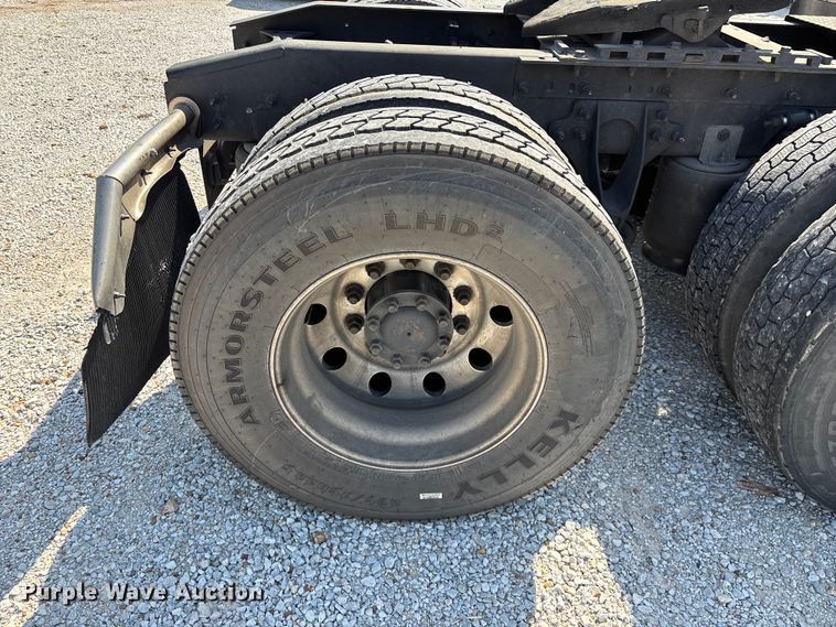 image for item FG0241 2016 International Lonestar SFA semi truck