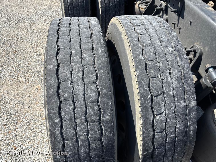 image for item FG0241 2016 International Lonestar SFA semi truck