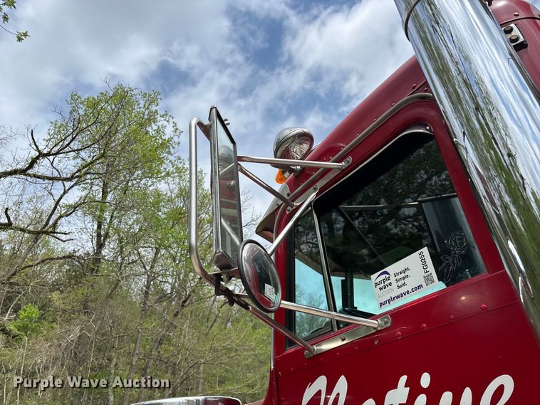 image for item FG0255 1981 Peterbilt 359 semi truck