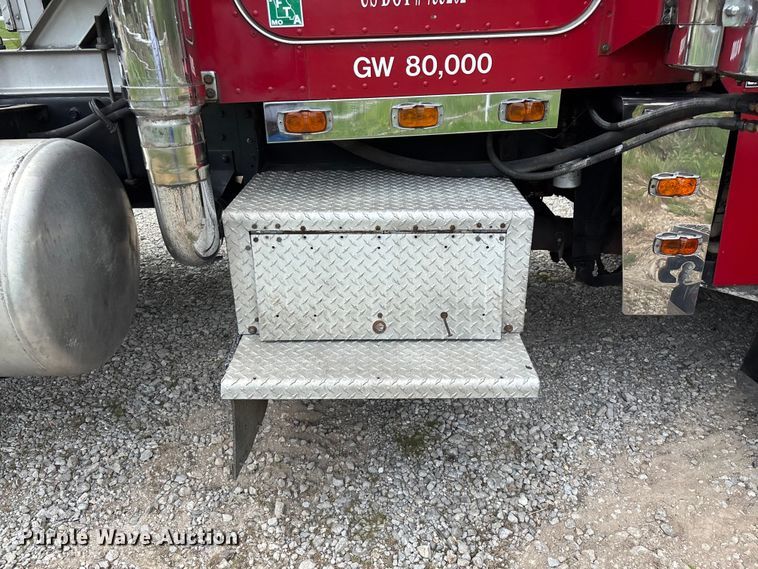 image for item FG0255 1981 Peterbilt 359 semi truck