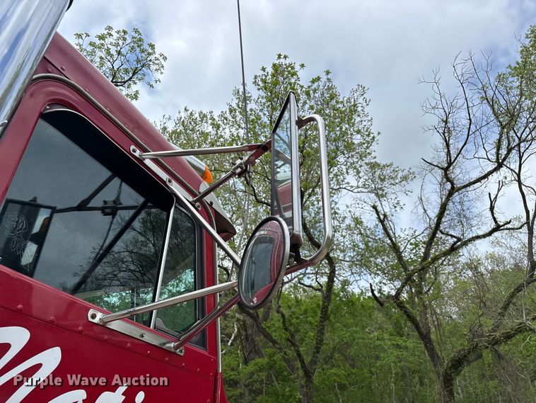 image for item FG0255 1981 Peterbilt 359 semi truck