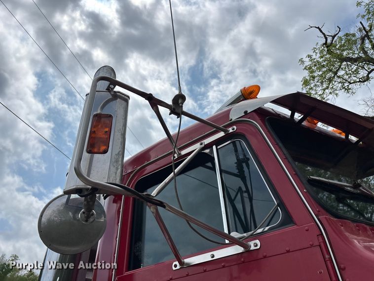 image for item FG0255 1981 Peterbilt 359 semi truck