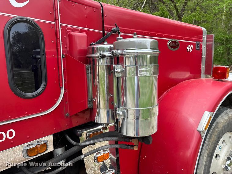 image for item FG0255 1981 Peterbilt 359 semi truck