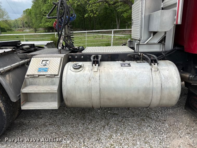 image for item FG0255 1981 Peterbilt 359 semi truck