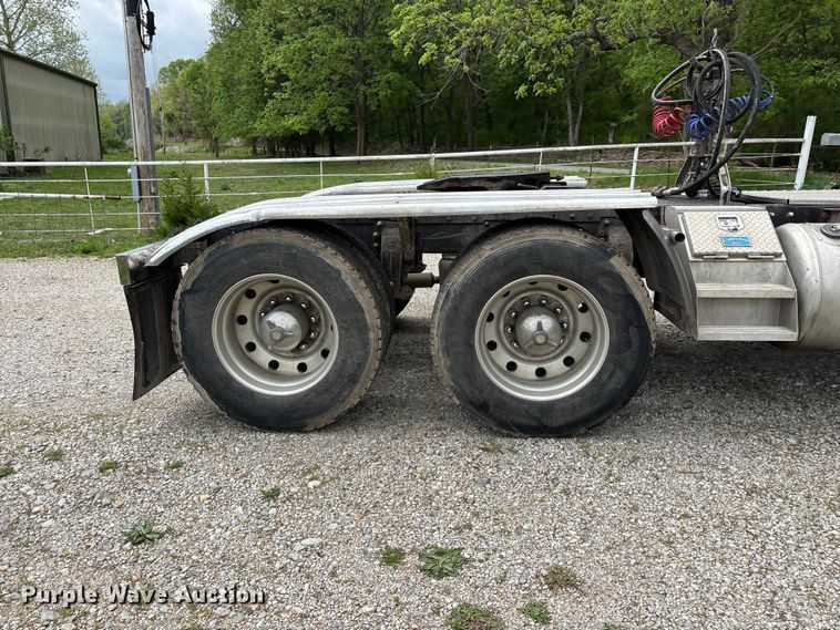 image for item FG0255 1981 Peterbilt 359 semi truck