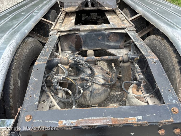 image for item FG0255 1981 Peterbilt 359 semi truck