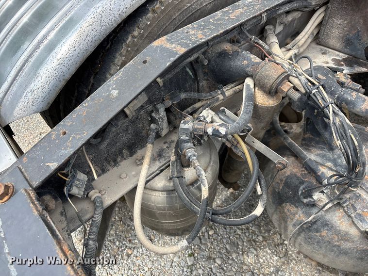 image for item FG0255 1981 Peterbilt 359 semi truck