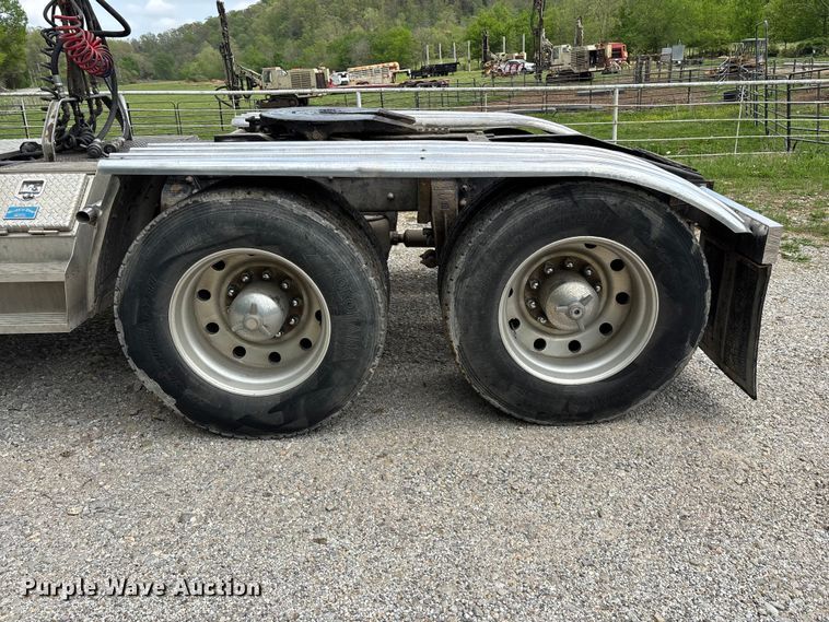 image for item FG0255 1981 Peterbilt 359 semi truck