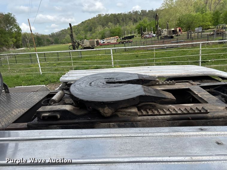 image for item FG0255 1981 Peterbilt 359 semi truck