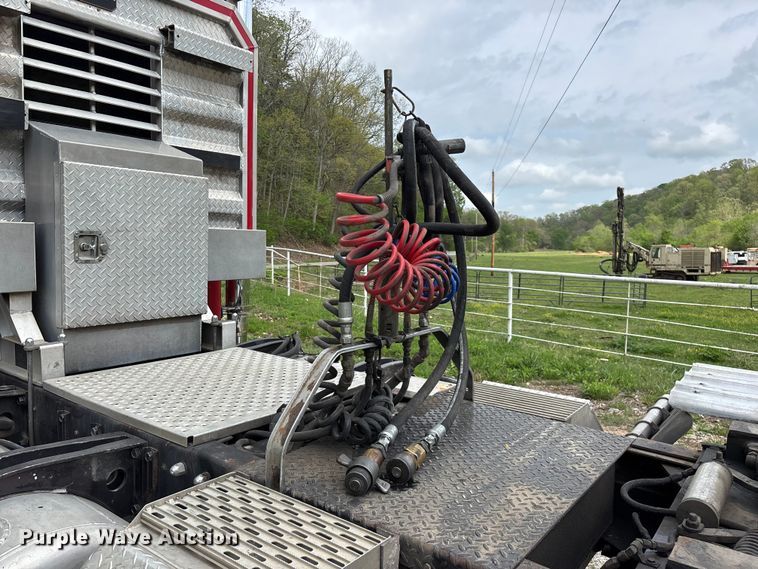 image for item FG0255 1981 Peterbilt 359 semi truck