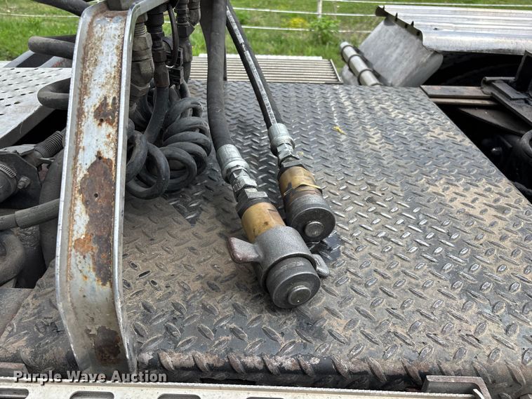 image for item FG0255 1981 Peterbilt 359 semi truck