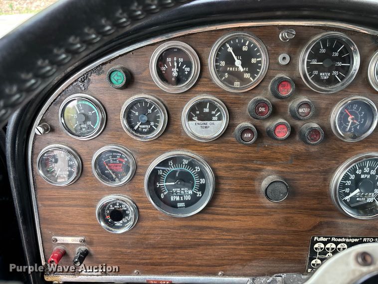 image for item FG0255 1981 Peterbilt 359 semi truck