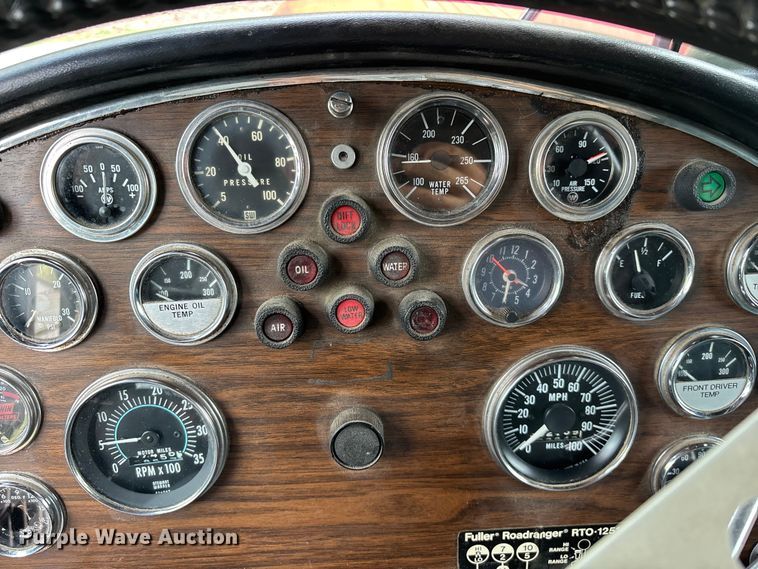 image for item FG0255 1981 Peterbilt 359 semi truck