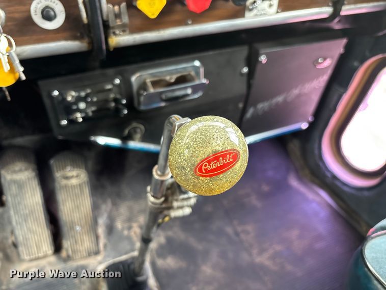 image for item FG0255 1981 Peterbilt 359 semi truck