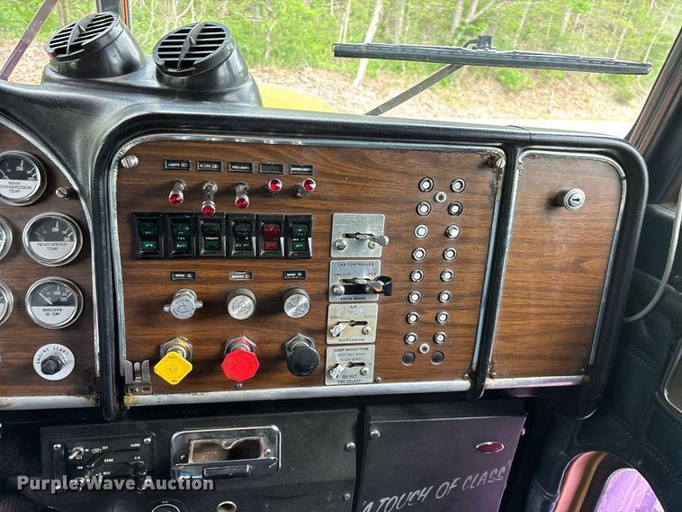 image for item FG0255 1981 Peterbilt 359 semi truck