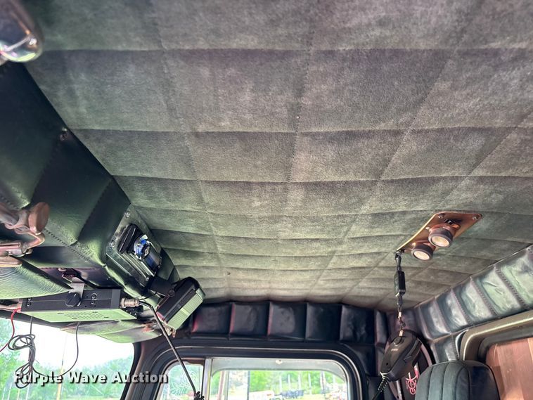 image for item FG0255 1981 Peterbilt 359 semi truck