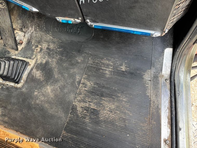 image for item FG0255 1981 Peterbilt 359 semi truck