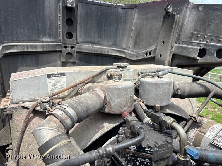 image for item FG0255 1981 Peterbilt 359 semi truck