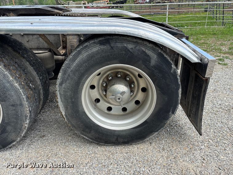 image for item FG0255 1981 Peterbilt 359 semi truck