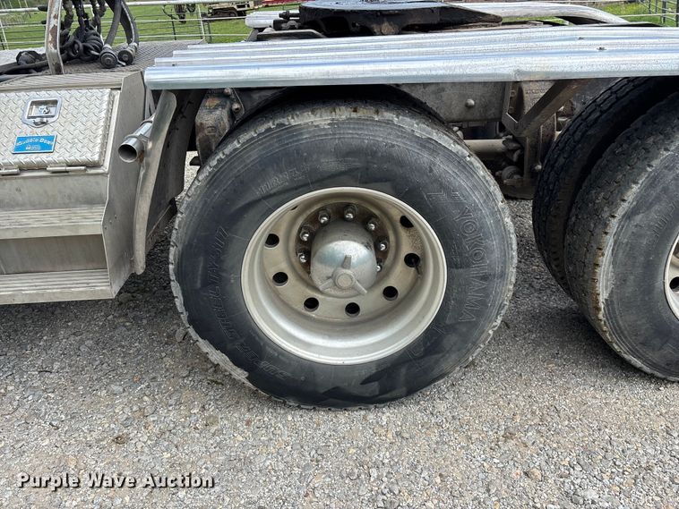 image for item FG0255 1981 Peterbilt 359 semi truck