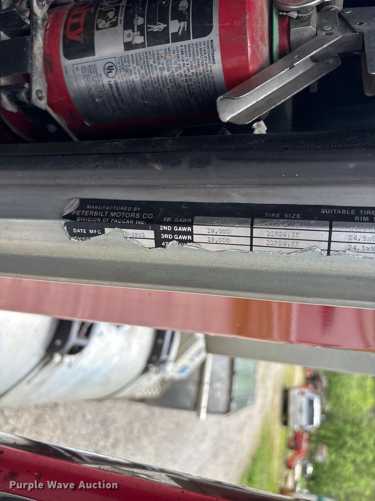 image for item FG0255 1981 Peterbilt 359 semi truck