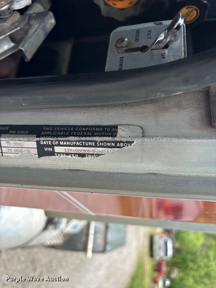 image for item FG0255 1981 Peterbilt 359 semi truck