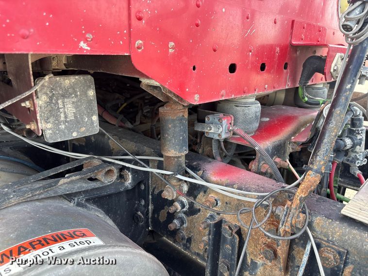 image for item FG2880 2005 Freightliner Columbia semi truck