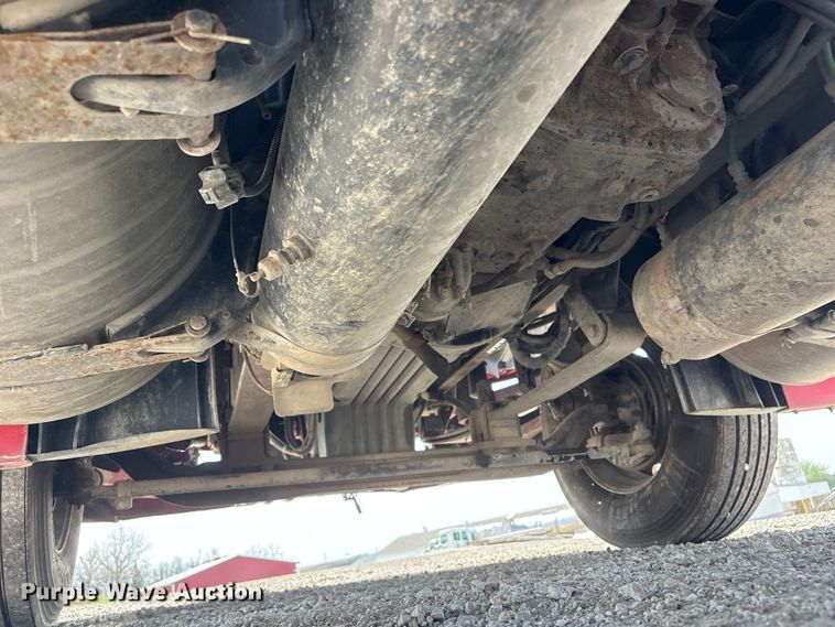 image for item FG2880 2005 Freightliner Columbia semi truck