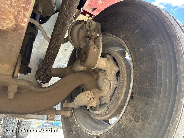 image for item FG2880 2005 Freightliner Columbia semi truck