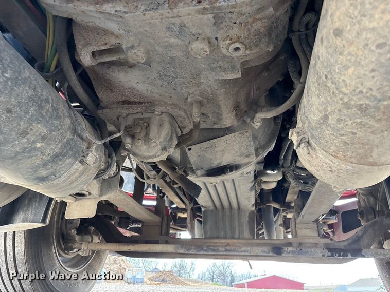 image for item FG2880 2005 Freightliner Columbia semi truck