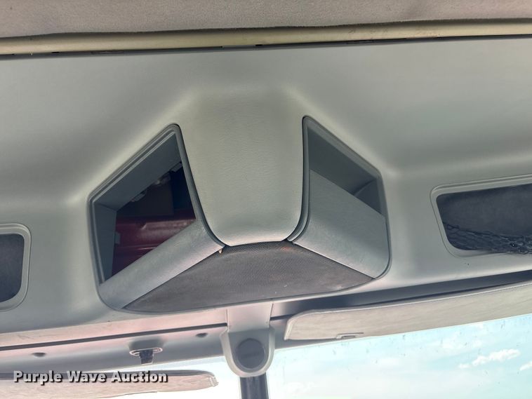 image for item FG2880 2005 Freightliner Columbia semi truck