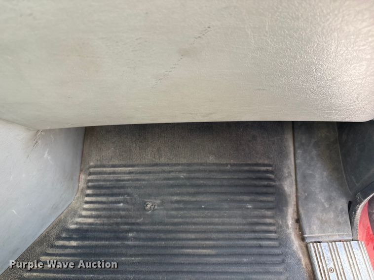 image for item FG2880 2005 Freightliner Columbia semi truck