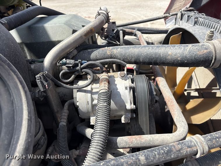 image for item FG2880 2005 Freightliner Columbia semi truck