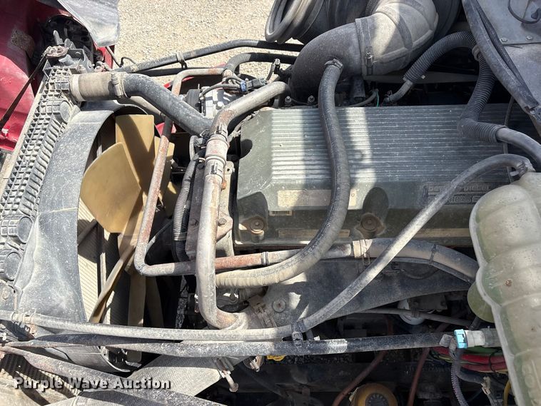 image for item FG2880 2005 Freightliner Columbia semi truck