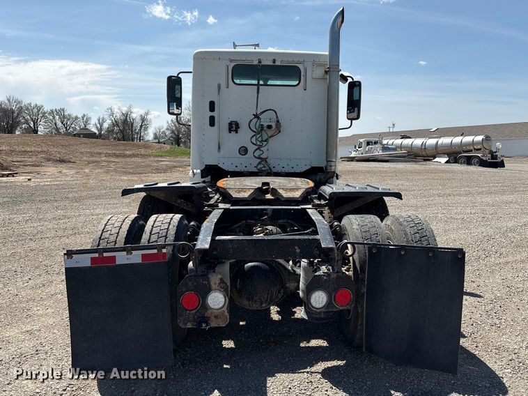 image for item FG2881 2007 Freightliner Columbia semi truck