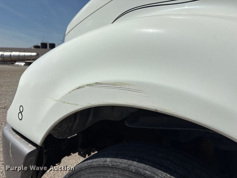 image for item FG2881 2007 Freightliner Columbia semi truck