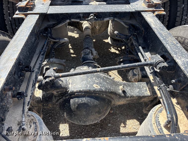 image for item FG2881 2007 Freightliner Columbia semi truck