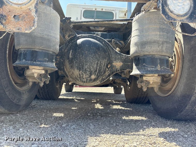 image for item FG2881 2007 Freightliner Columbia semi truck