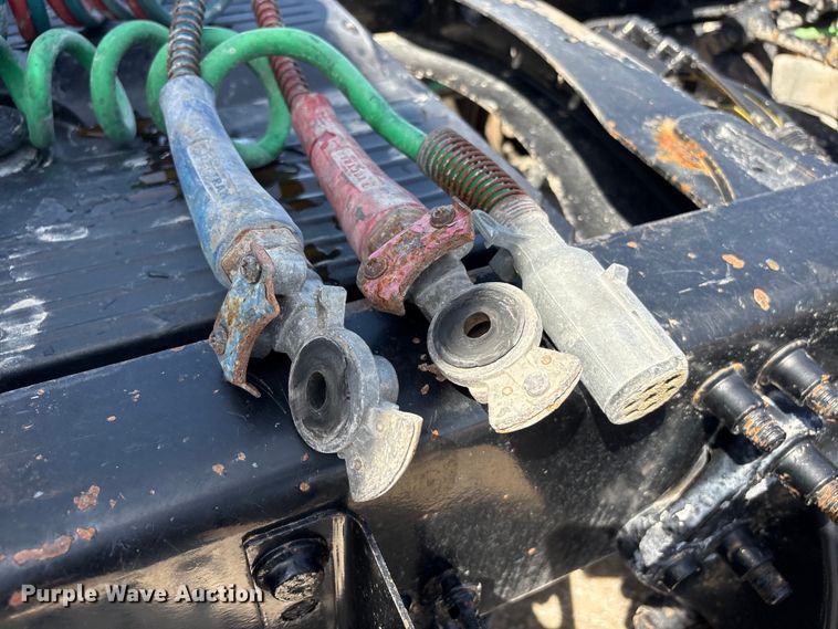 image for item FG2881 2007 Freightliner Columbia semi truck