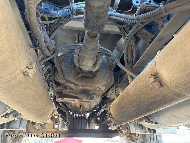 image for item FG2881 2007 Freightliner Columbia semi truck