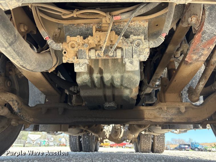 image for item FG2881 2007 Freightliner Columbia semi truck