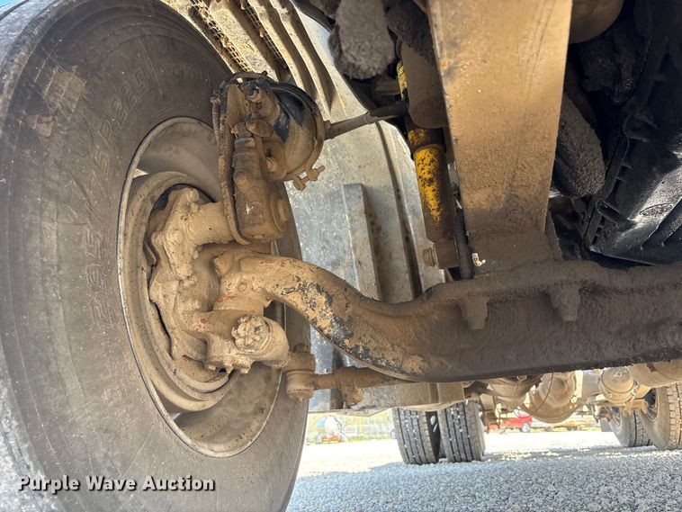 image for item FG2881 2007 Freightliner Columbia semi truck