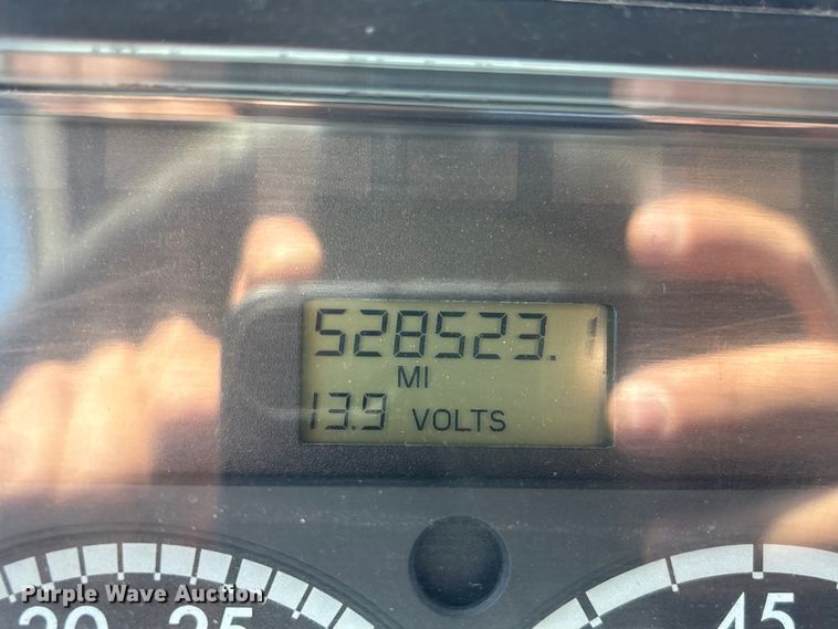 image for item FG2881 2007 Freightliner Columbia semi truck