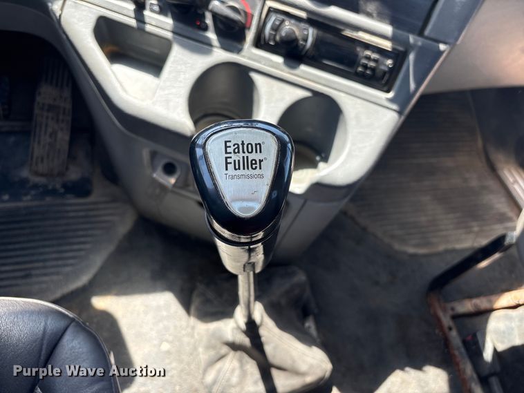 image for item FG2881 2007 Freightliner Columbia semi truck