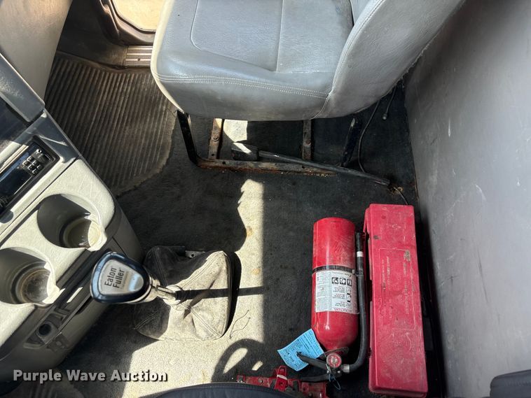 image for item FG2881 2007 Freightliner Columbia semi truck