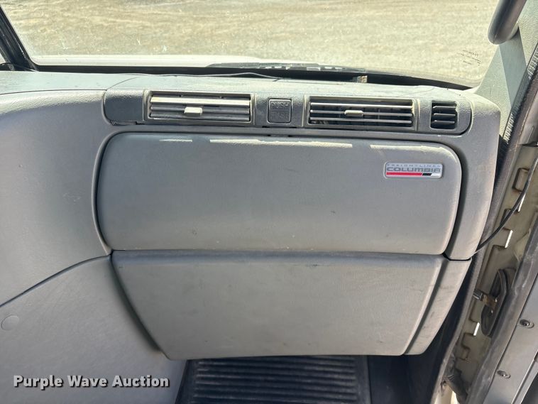 image for item FG2881 2007 Freightliner Columbia semi truck