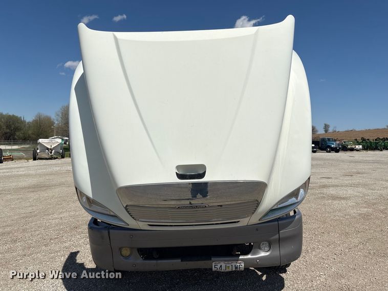 image for item FG2881 2007 Freightliner Columbia semi truck