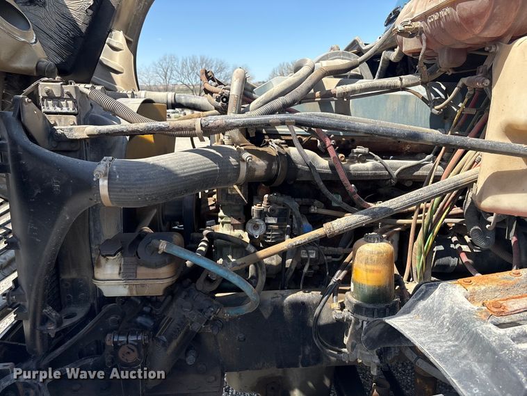 image for item FG2881 2007 Freightliner Columbia semi truck