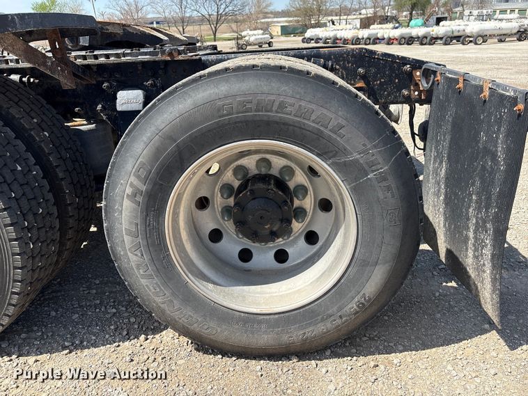 image for item FG2881 2007 Freightliner Columbia semi truck